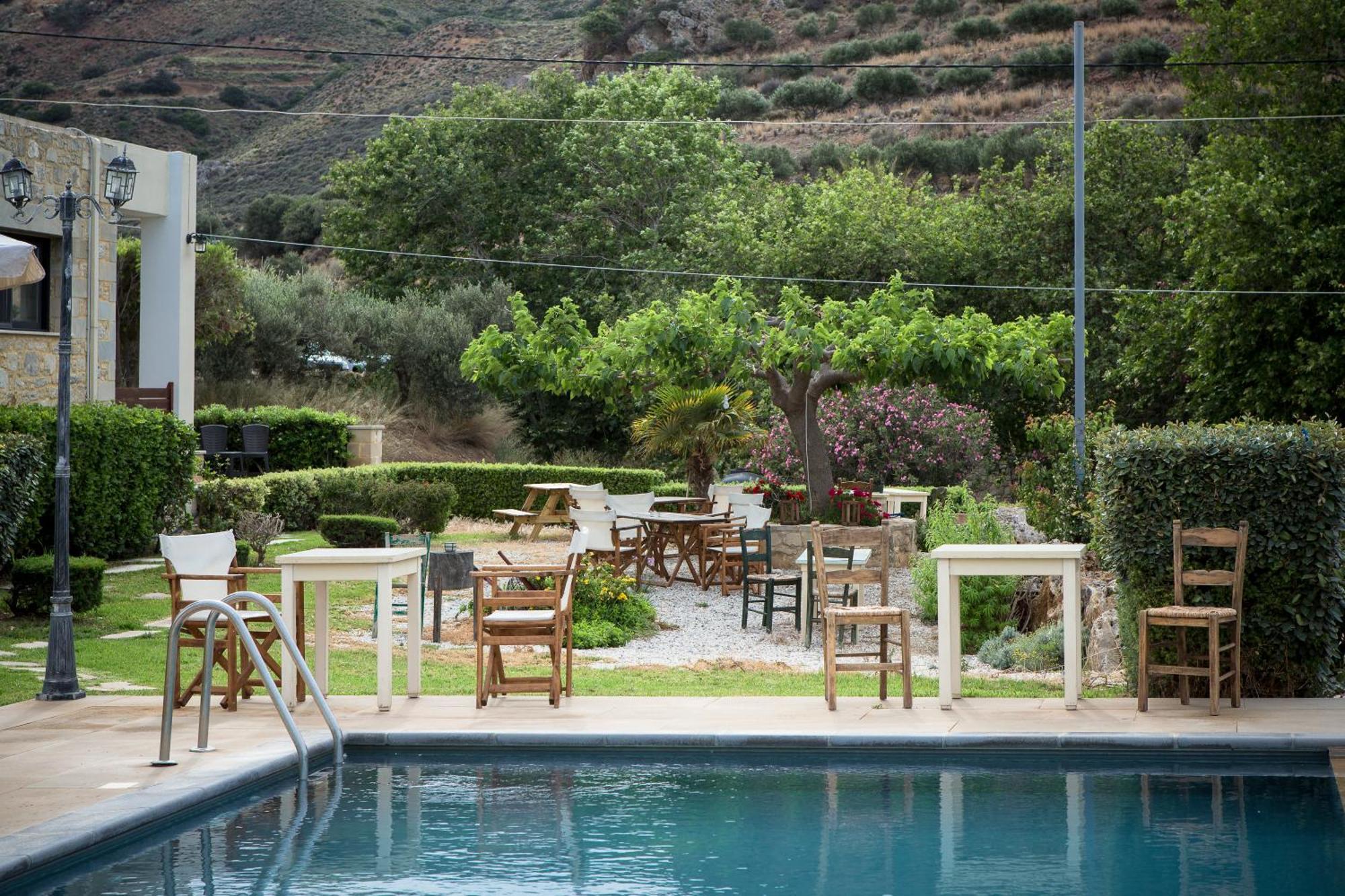 Agarathos Traditional Rooms - Pool - Kaliviani -On The Road To Balos Eksteriør billede