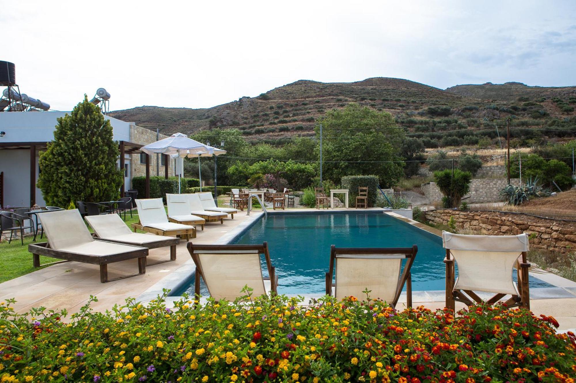 Agarathos Traditional Rooms - Pool - Kaliviani -On The Road To Balos Eksteriør billede